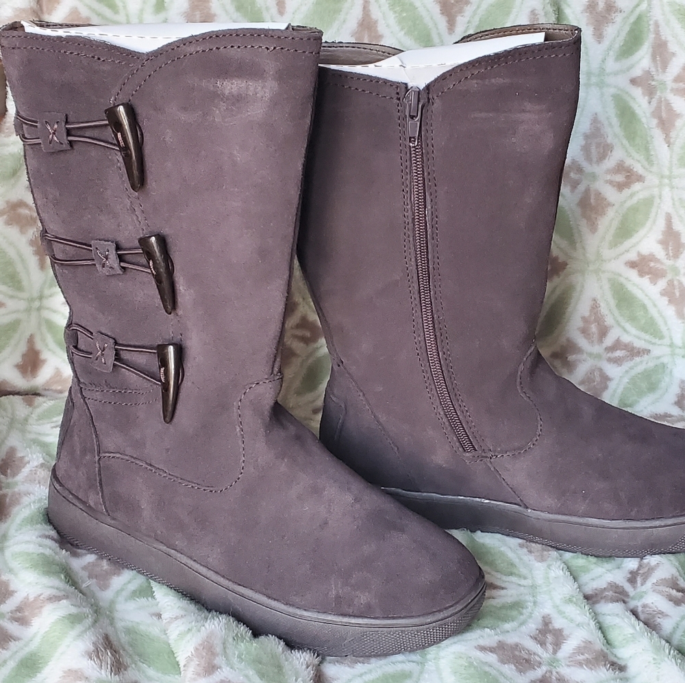 NWOT Aussie Merino Suede Boots NWOT
